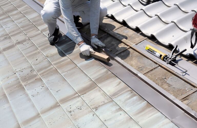 劣化による修理や塗装など住まいを守る工事 | 松江市の屋根ならあまどい屋 松江中央店 オータムハウスサービス